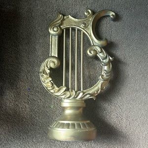 Decorative harp